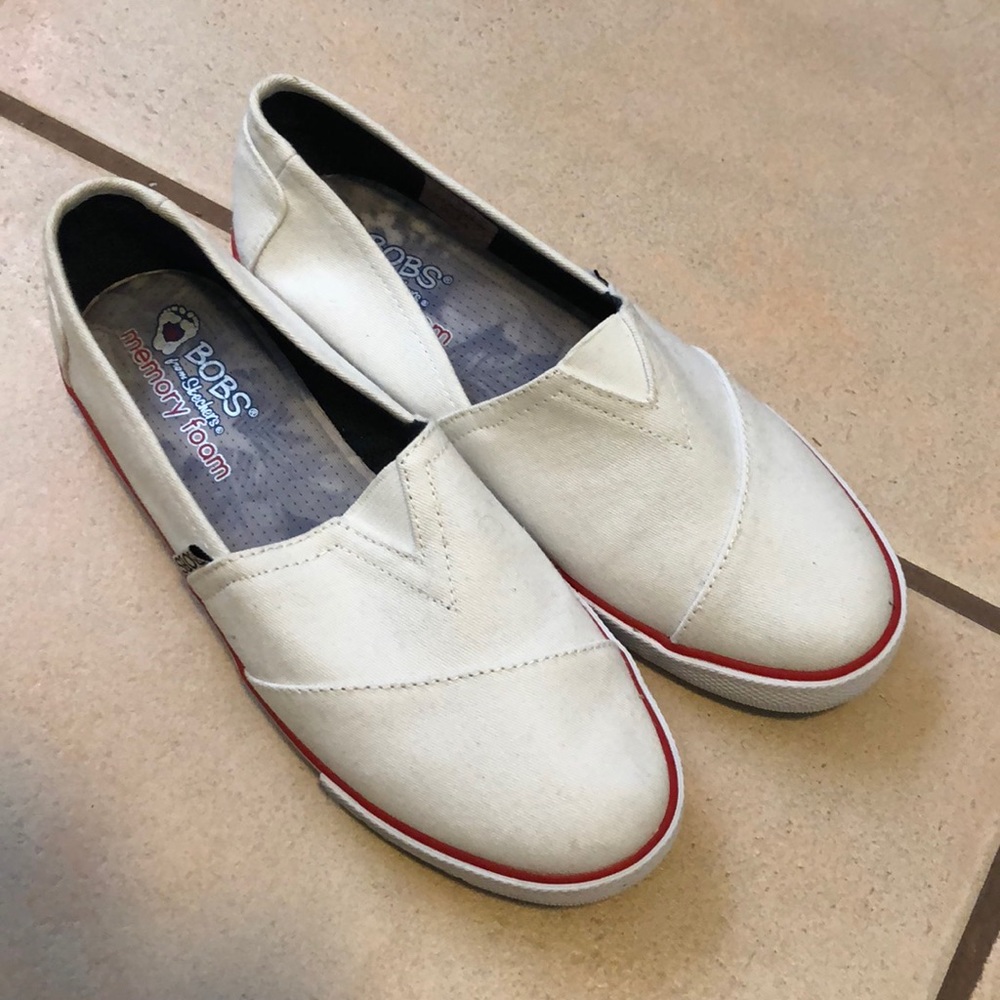 White Sketcher Bobs with memory foam